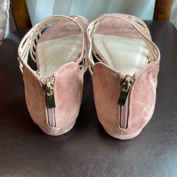 Women’s Cloudwalkers Gladiator Sandal - Picture 4 of 4